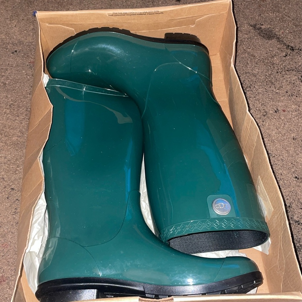 Ugg rain boots